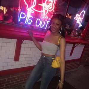 Meet your Posher, Mya